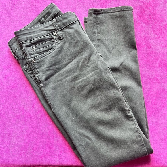 Kut from the Kloth Woman’s skinny jeans - Picture 2 of 9